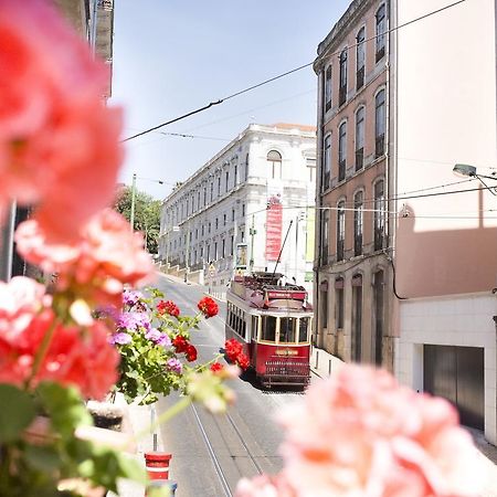 Residencial Valentina Otel Lisboa Dış mekan fotoğraf Lisbon tram
