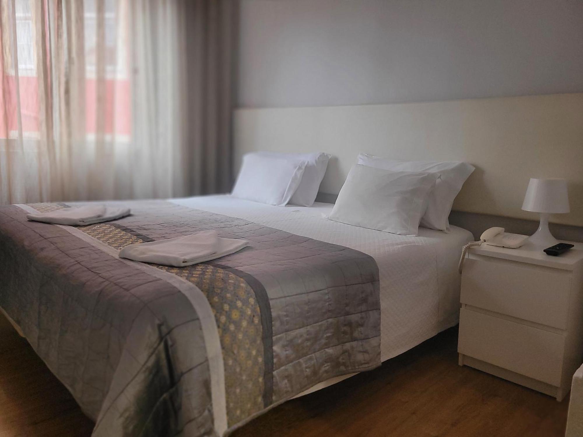 Residencial Valentina Otel Lisboa Dış mekan fotoğraf A bedroom in a hotel